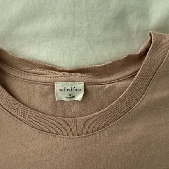 Wilfred Free Weekend T-Shirt - Picture 2 of 2